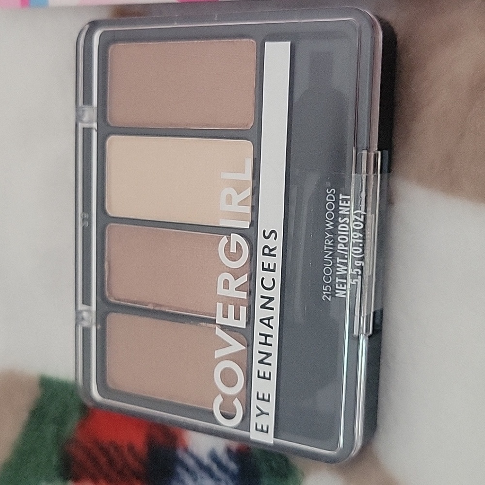 Makeup bundle - Picture 4 of 4
